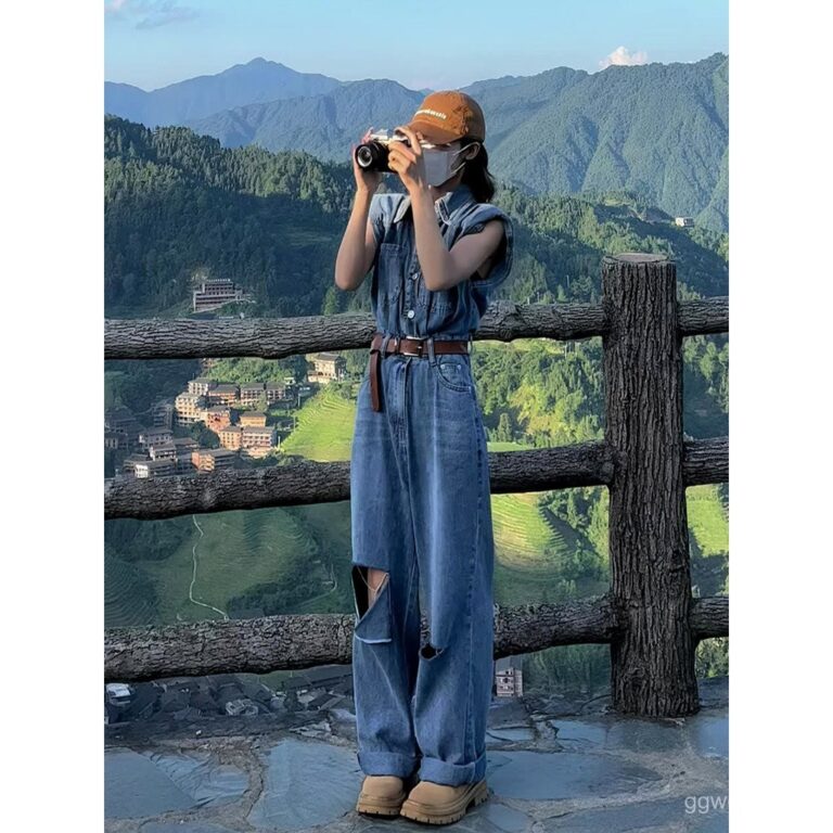Macacão de Jeans Rasgado Sem Mangas Estilo Europe