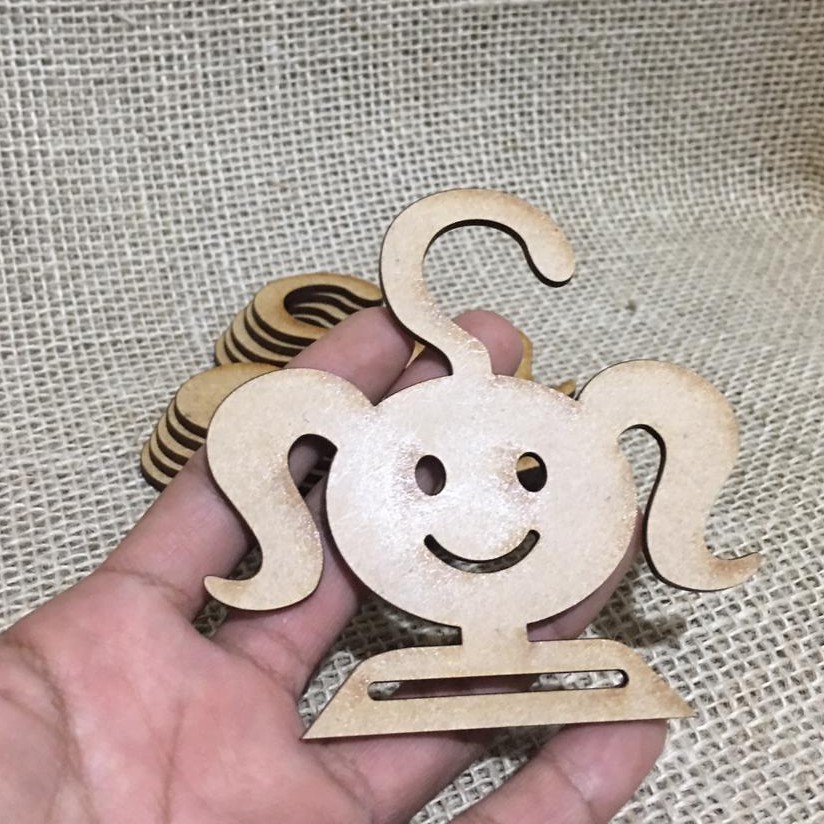 Kit 10 Cabides Porta Laços Bonequinha em MDF crú 3mm