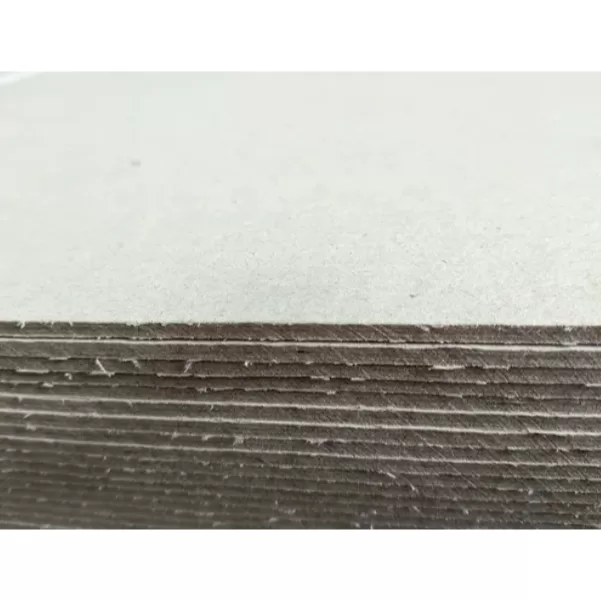 30 Un. Papelão cinza 15,5 x 21,5 cm  Espessura 1.