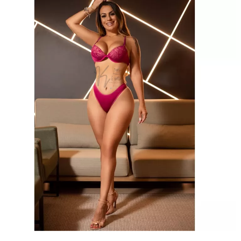 Conjunto Lingerie de calcinha e sutiã com bojo v
