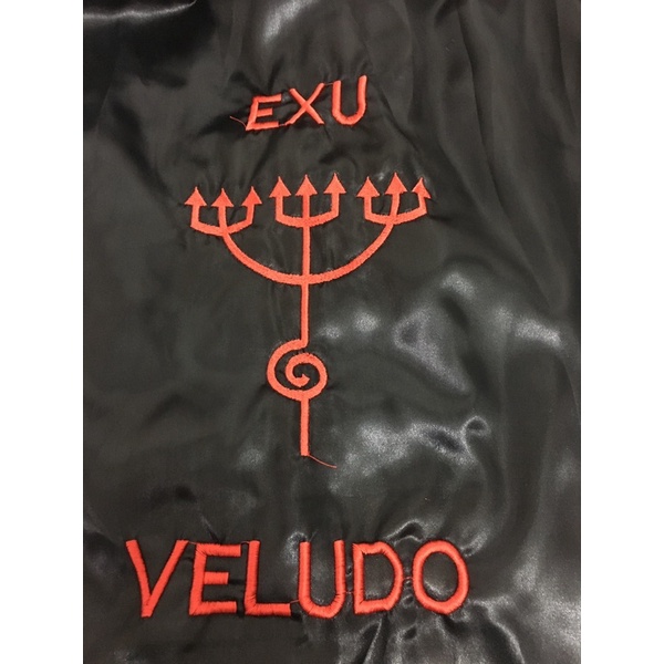 Capa de Exu veludo com ponto riscado bordado umban