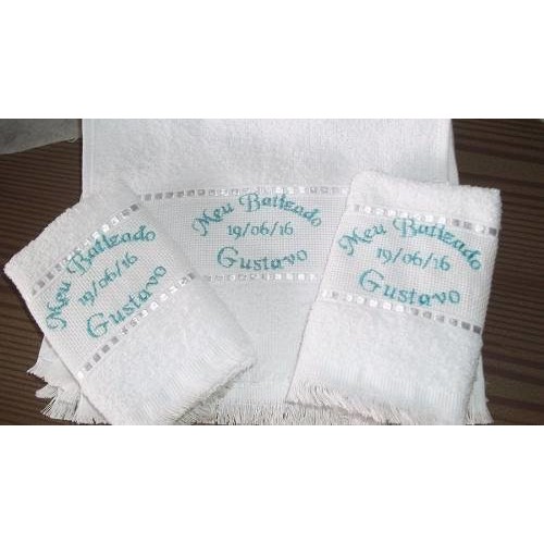 TOALHINHA BORDADA PERSONALIZADA (60 PEÇAS)