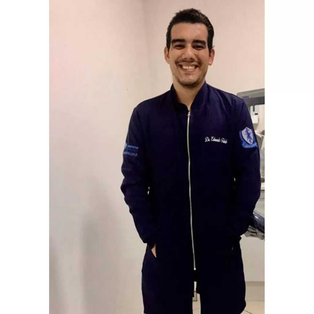 Jaleco Masculino Gola Padre  Zíper Em Gabardine Bordado  nome especialidade  e logo profissão