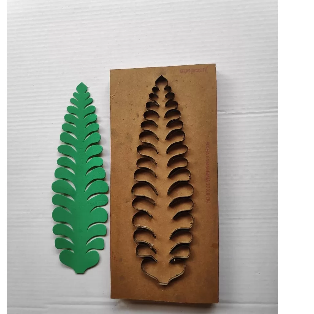 CORTA FOLHA SAMAMBAIA TAMANHO 27X8CM