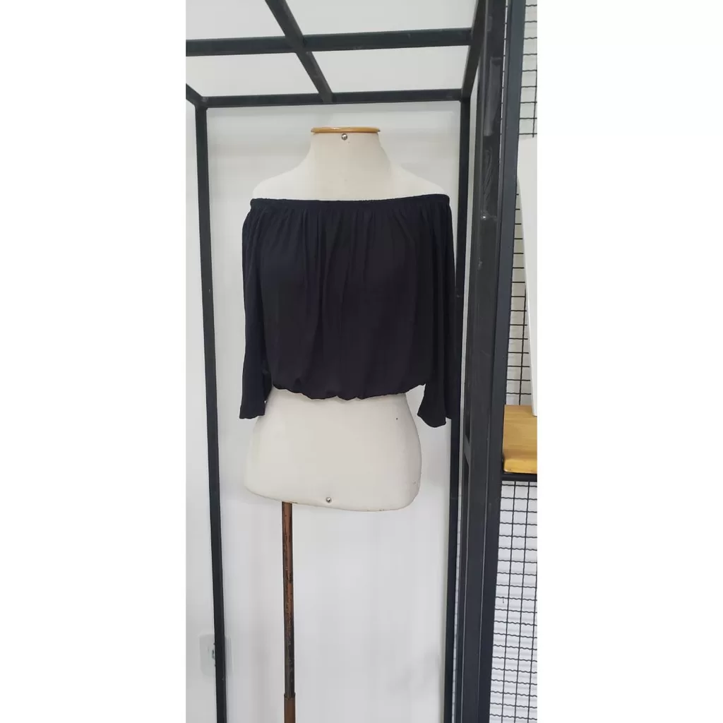 CIGANINHA CROPPED COM MANGA FLARE preta