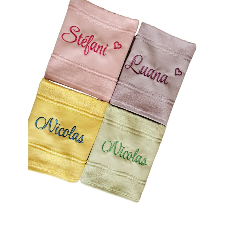 Kit com 4 toalhas 30x45cm + nome bordado