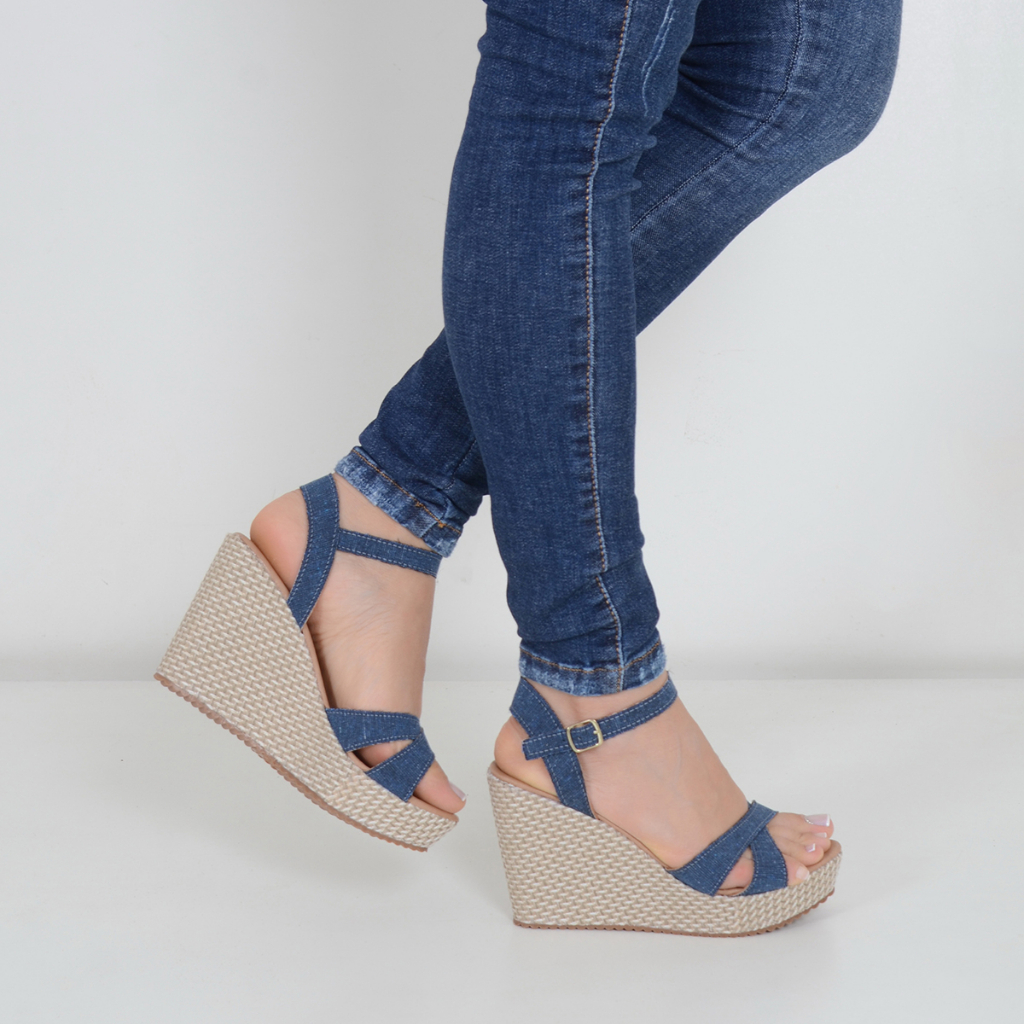 Salto alto Anabela Plataforma modelo básico estilo blogueira