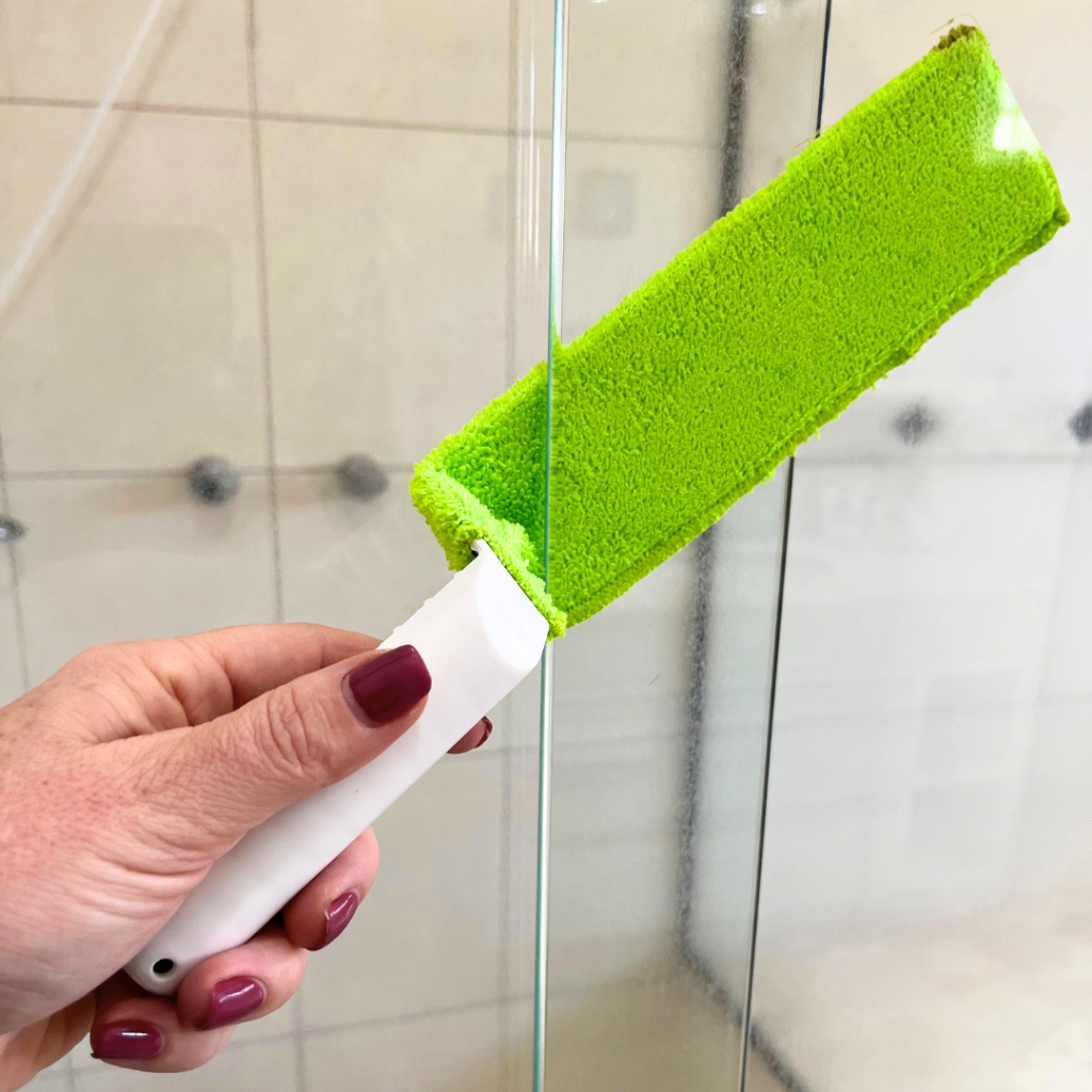 Kit Limpador Vidros Frestas Vãos Fendas Box Janelas Blindex – 2 Luva Microfibra + SUPORTE REFORÇADO