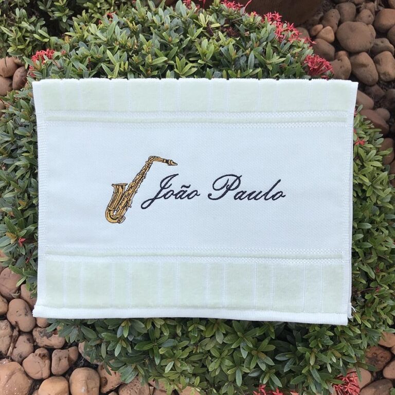 Toalha de Mão Bordada  Instrumento Musical Saxofo