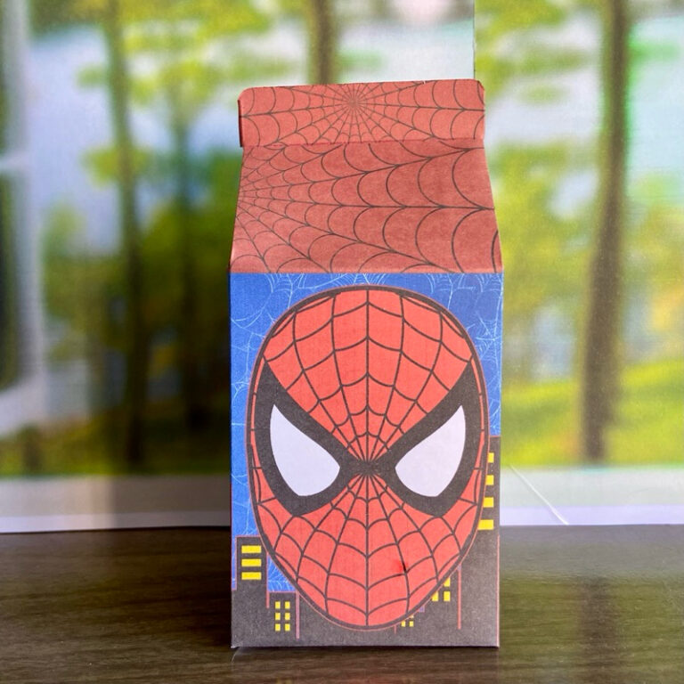 10 Caixinhas Milk PEGUE E MONTE  Homem Aranha Pers