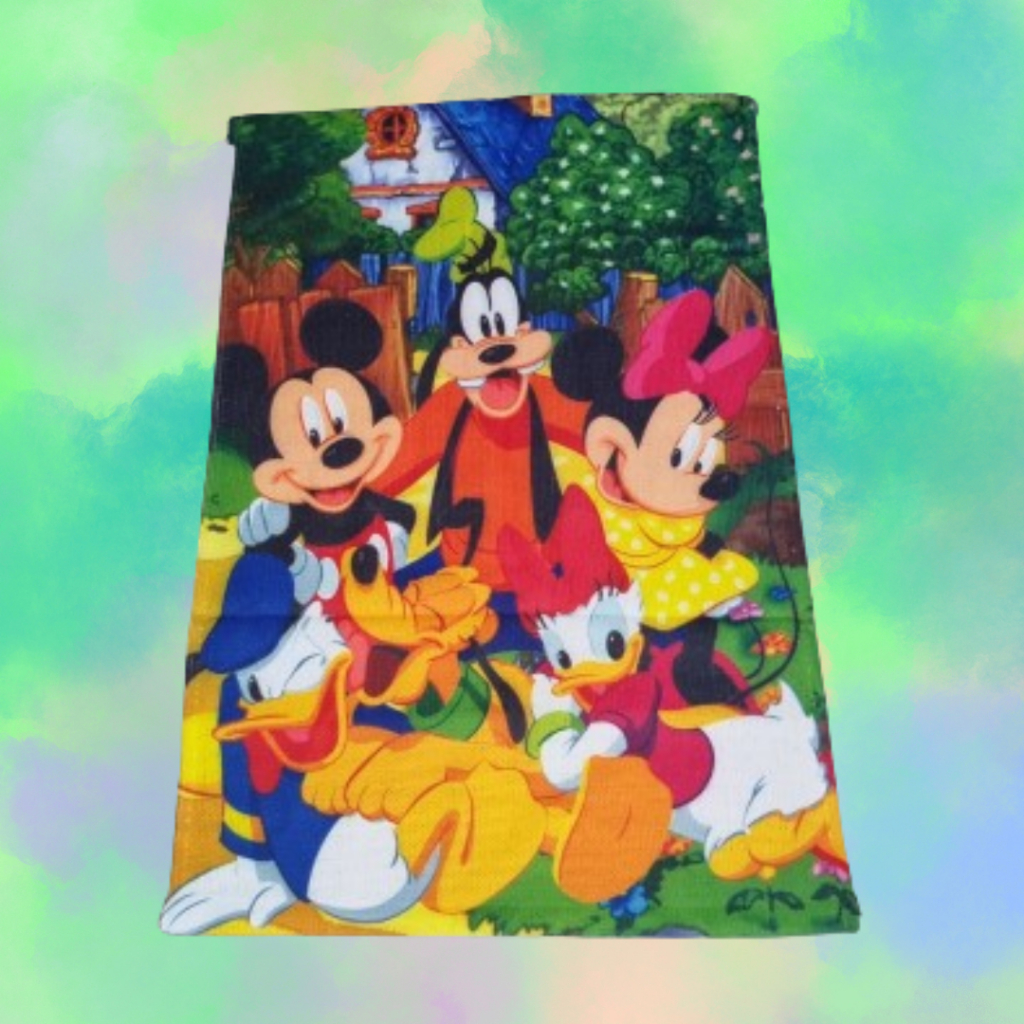 Kit 10 Toalha Infantil Pequena de Rosto Escolar Lancheira Estampadas Princesas Heróis Personagens