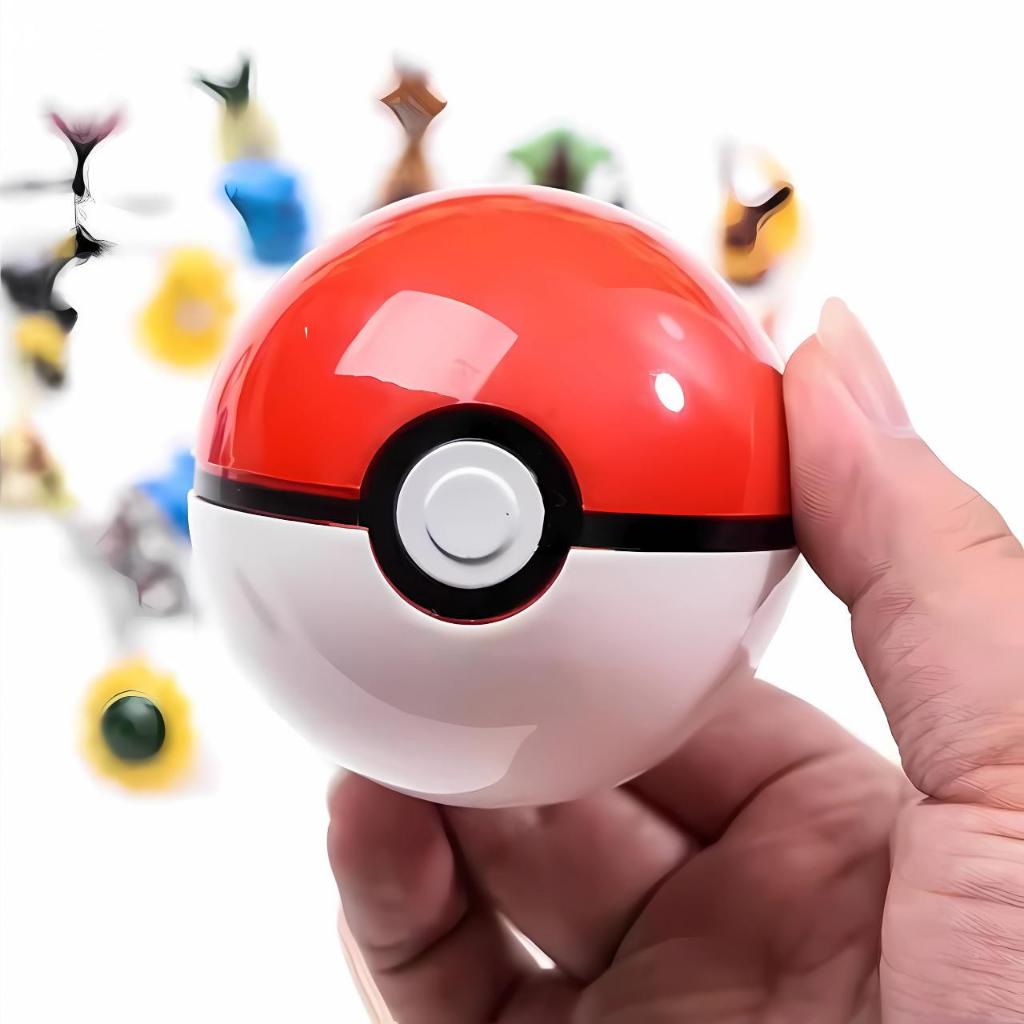Pokebola com Pokemon e Outros Personagens Sortidos Surpresa Diversão Garantida