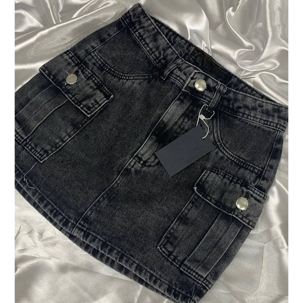 Saía Cargo Jeans Feminina Cinza com Bolsos Laterais