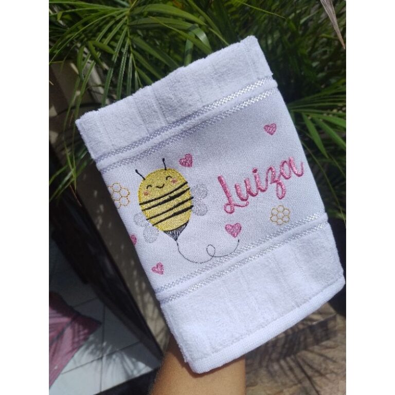 Toalhinha de boca com tema + nome