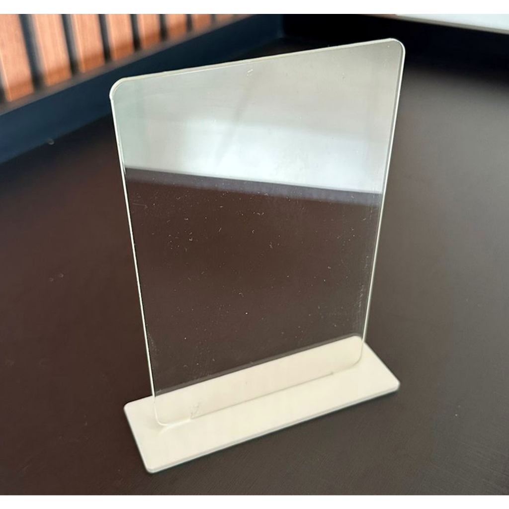 Display Placa Troféu em Acrilico  Cristal 2mm c/ Base Acrilico Branco  – Medida 10×15 cm – Kit 10und