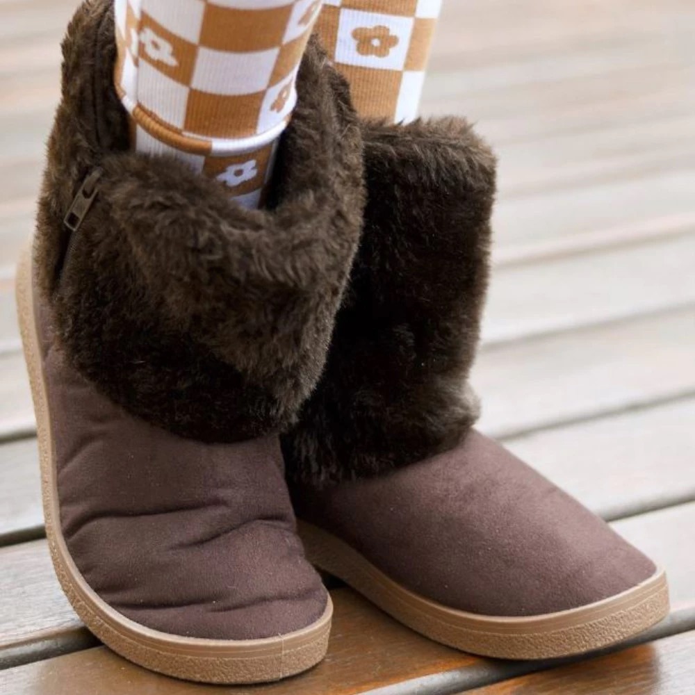 Pantufa Bota Infantil Peluciada com Pompom Polar Confortável Antiderrapante Blackboard Premium