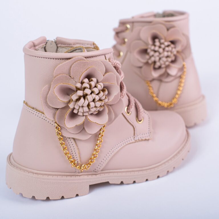 Bota Coturno Feminino Modelo FLOR  Botinha Menina 