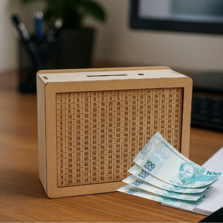 Cofrinho de MDF Personalizado para Guardar Dinheir