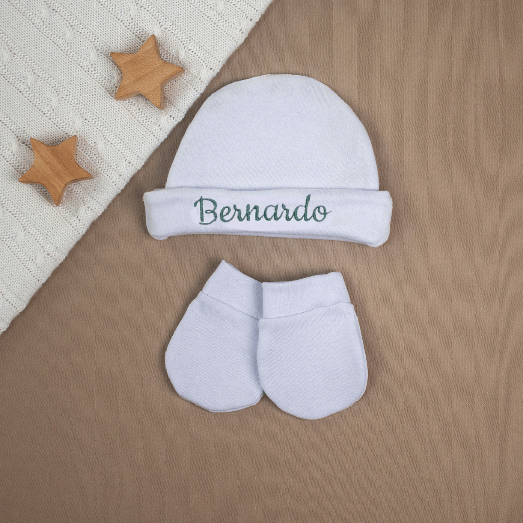 Conjunto Touca Personalizada e Par de Luvas em Malha 100% Algodão Bordado Nome do Bebê Recém Nascido