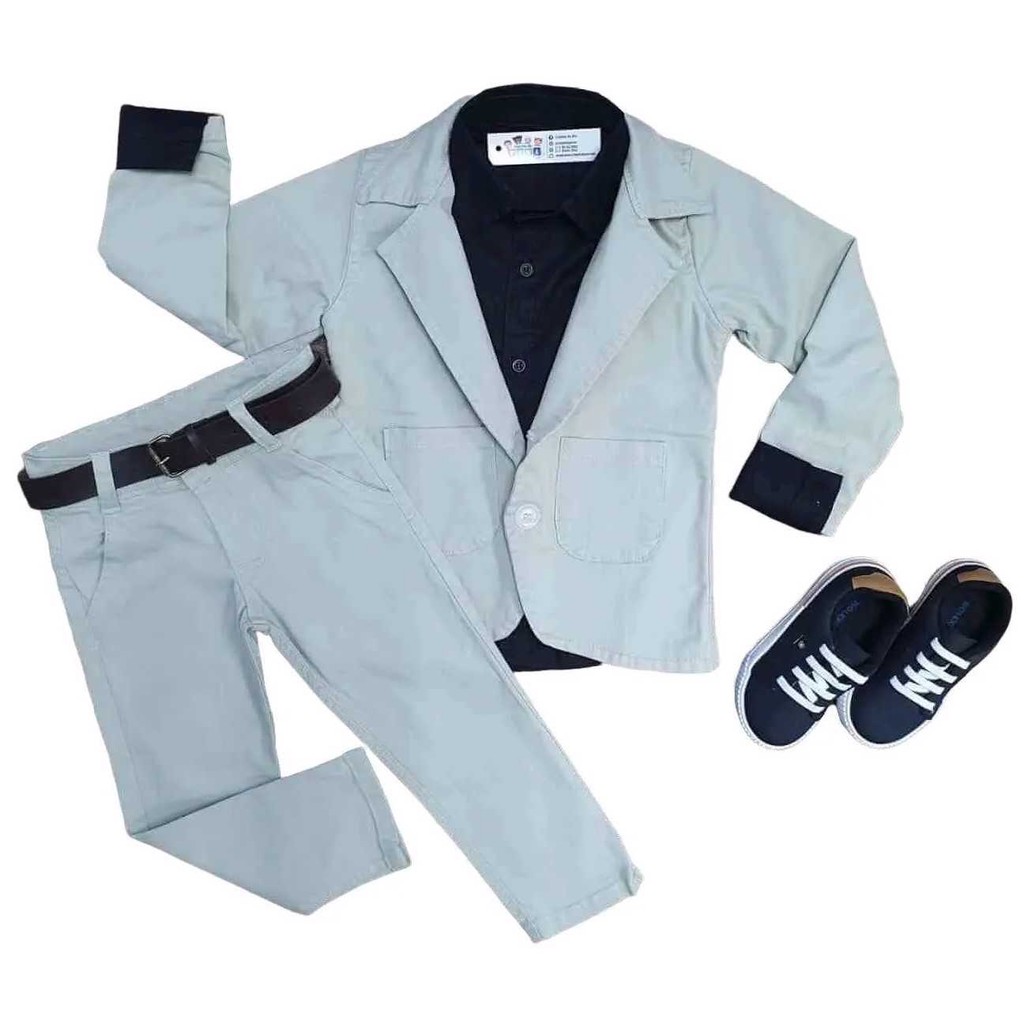 Blazer com Camisa Social Preta e Calça Nude Infantil