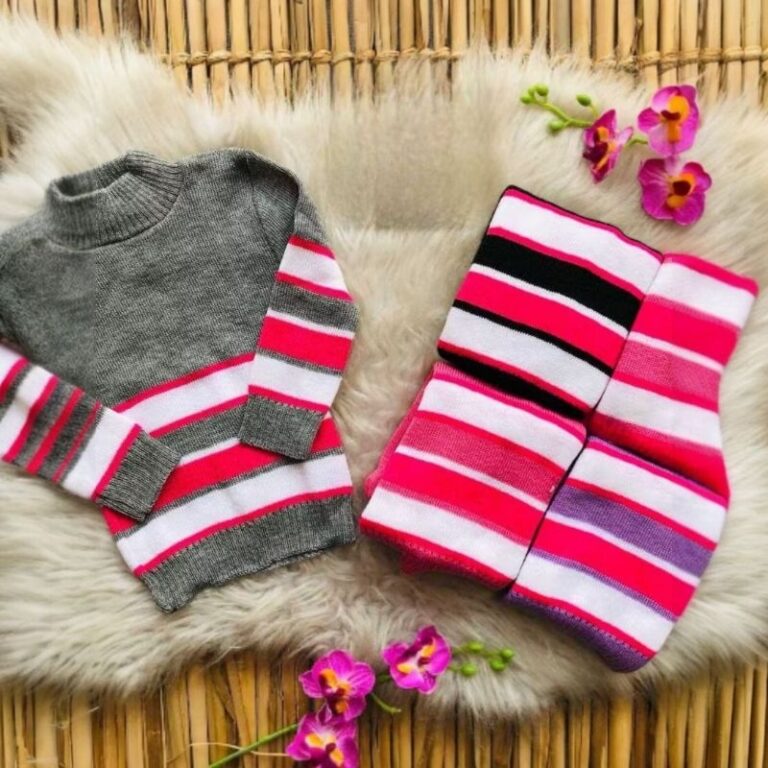 Blusa de Lã Infantil Menina Listrada Gola Alta Qu