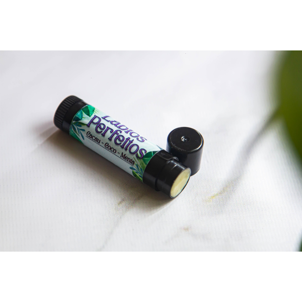 LIP BALM LÁBIOS PERFEITOS- NATURAL E VEGANO LABIOS MACIOS E SUPER HIDRATADO – NÃO PIGMENTO OS LÁBIOS