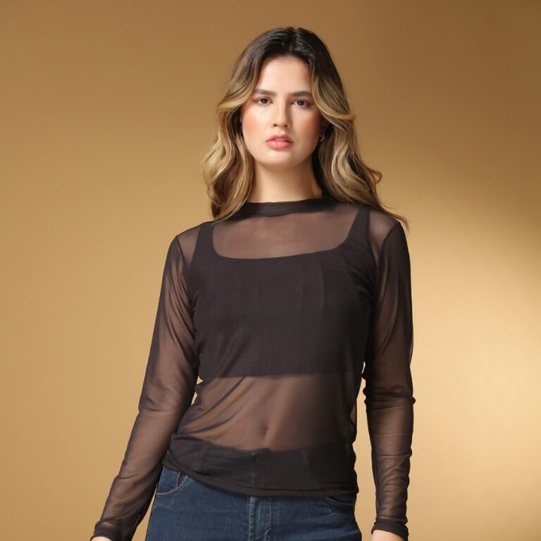 Blusa de Tule Feminina com Gola Alta e Manga Longa