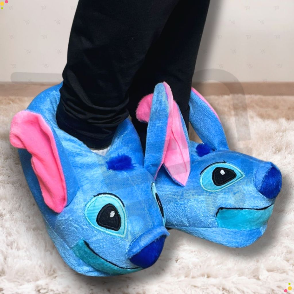 Pantufa Stitch Azul 3D Sola Antiderrapante Quentinha Confortável Tamanho 33 a 37 Ideal Frio