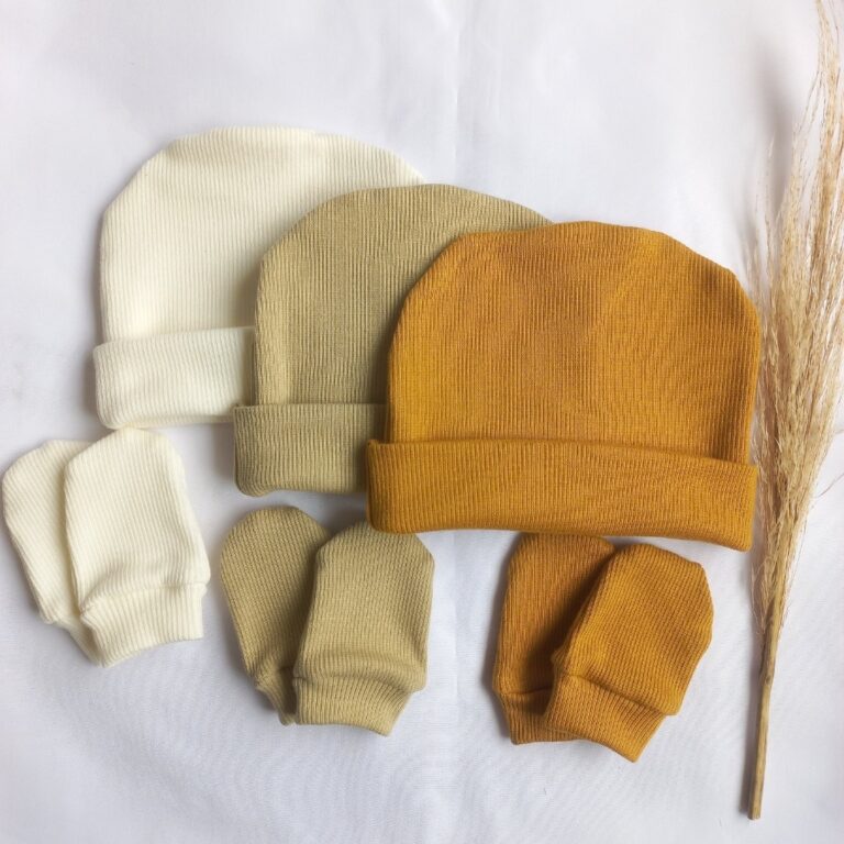 Touca de bebê RN, kit com 3 toucas e 3 pares de l
