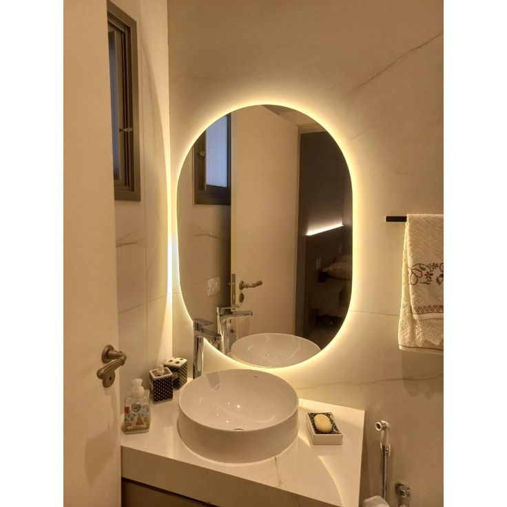 Espelho Grande De Parede Oval Com Led  Orgânico B
