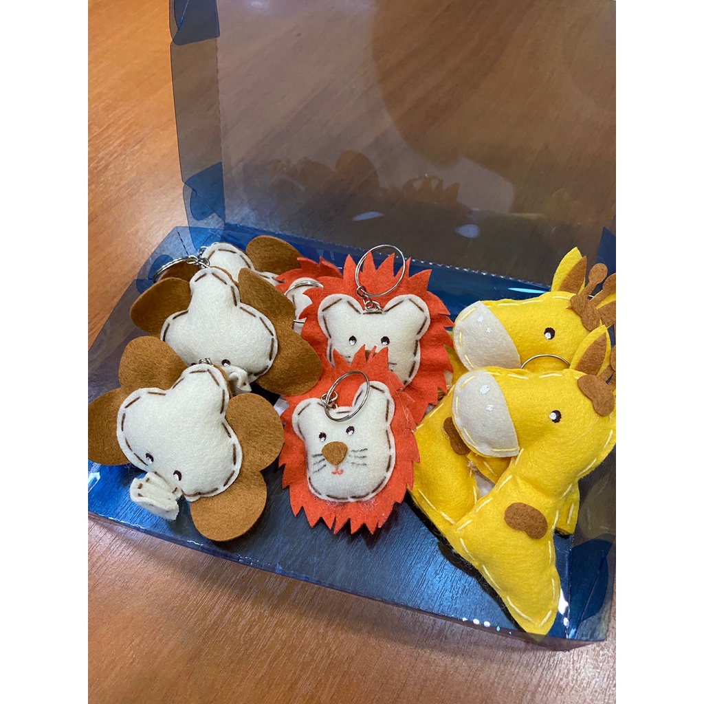 lembrancinha de maternidade –  safari – leão, girafa e elefante – kit com 9 unidades de feltro