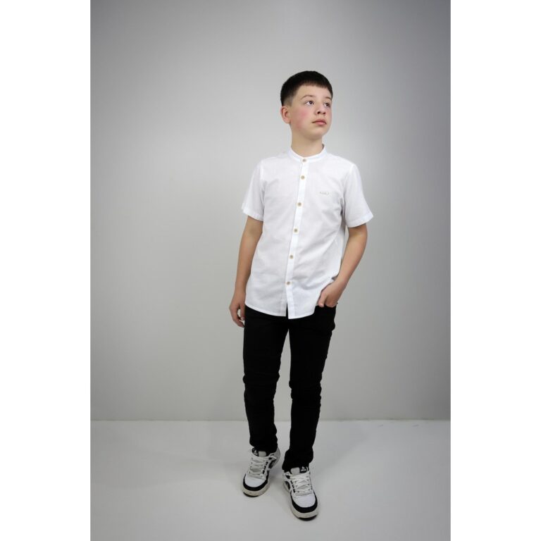 Camisa Infantil de Linho com Gola Padre Estilo de 