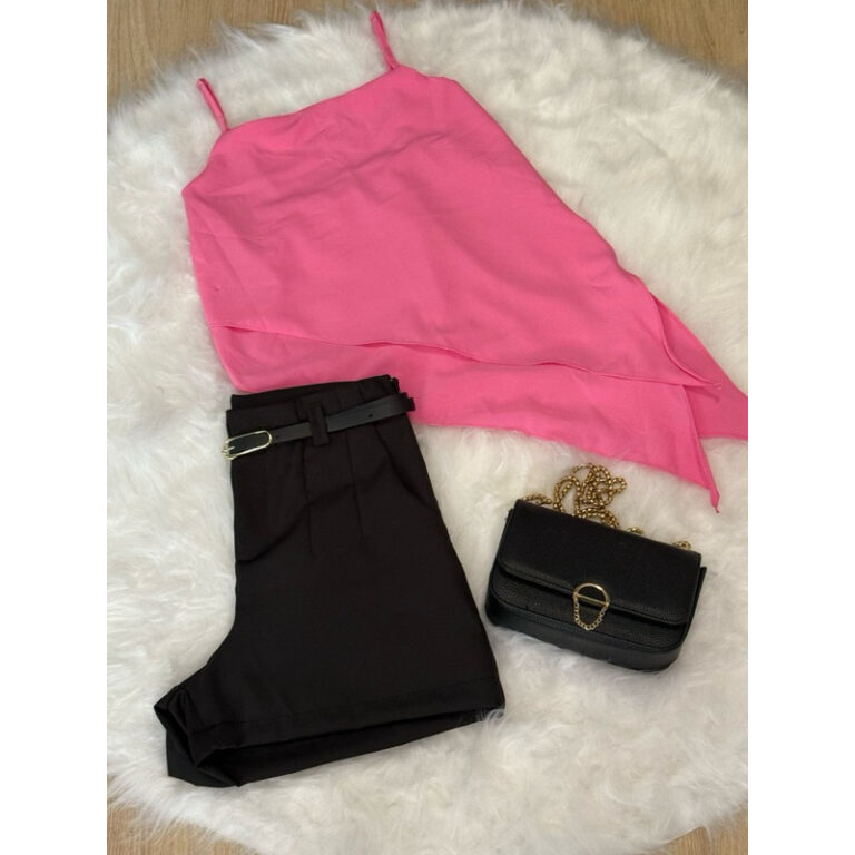 Conjunto Elegante de Short Alfaiataria e Cinto de 