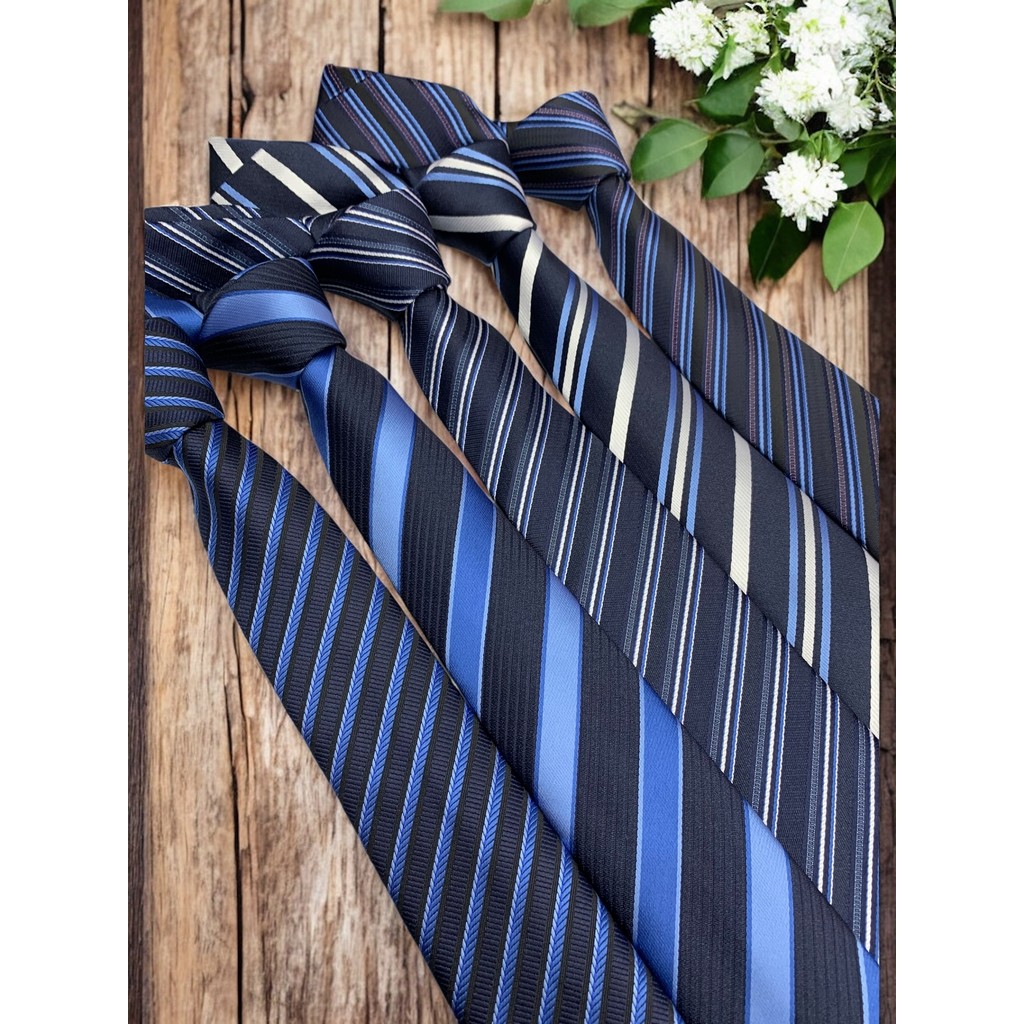 G512A Gravata Slim Azul Marinho e Azul Claro Listrada Sarja