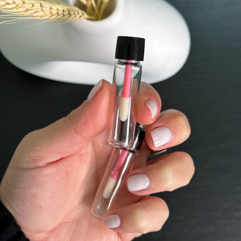 Kit 50 Mini Frasco de Gloss Batom Retoque Refil Em