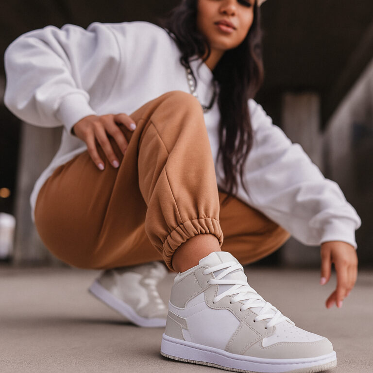 Tênis Feminino Botinha Cano Alto Na Moda Skatista