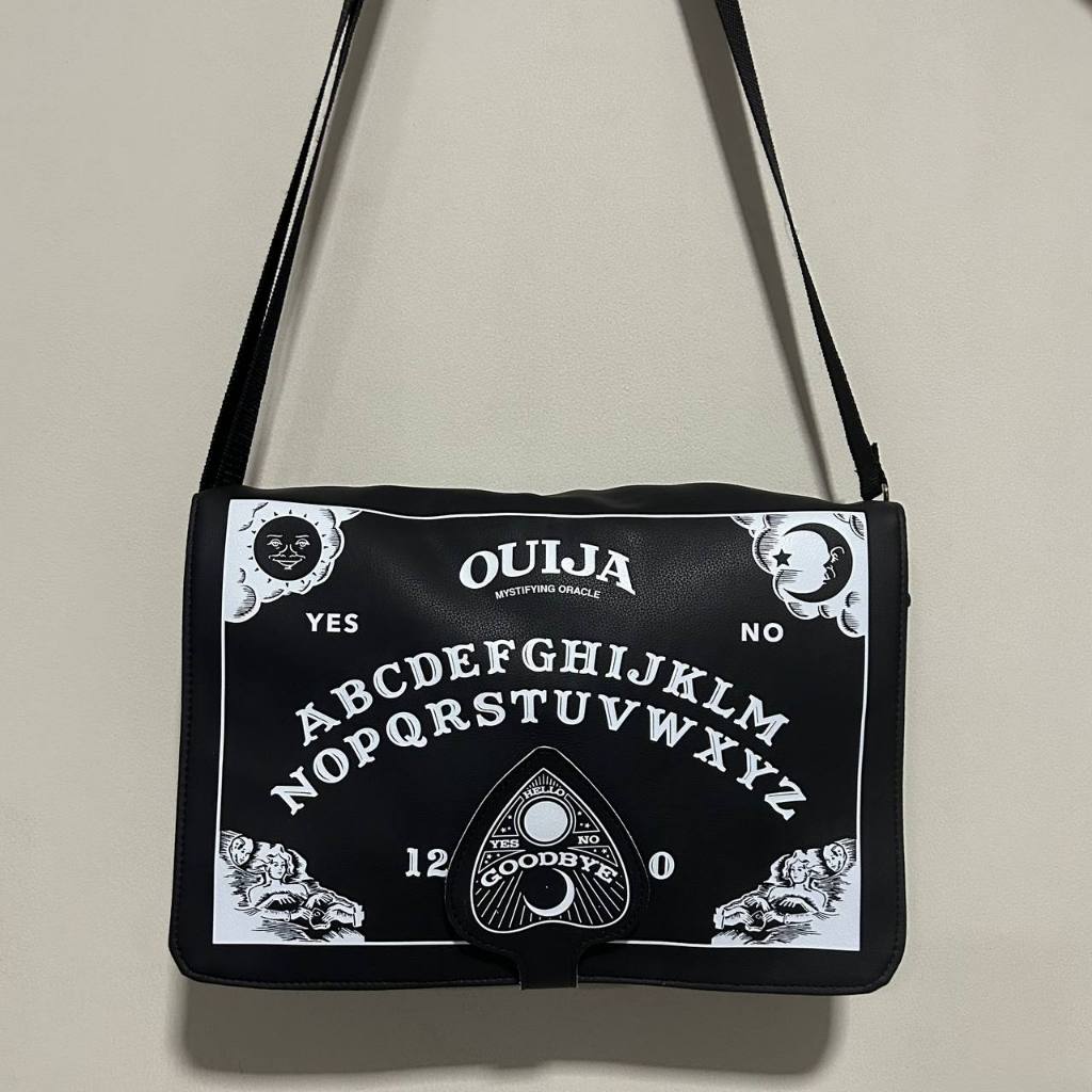 Mini Mochila e Bag 2 em 1 estilo carteiro tabuleiro ouija filme terror horror trash halloween