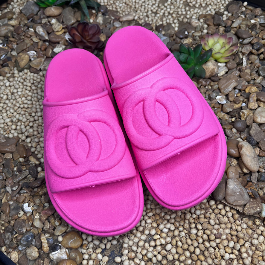 Chinelo Feminino Slide Nuvem Leve Confortável ANTIDERRAPANTE Lançamento