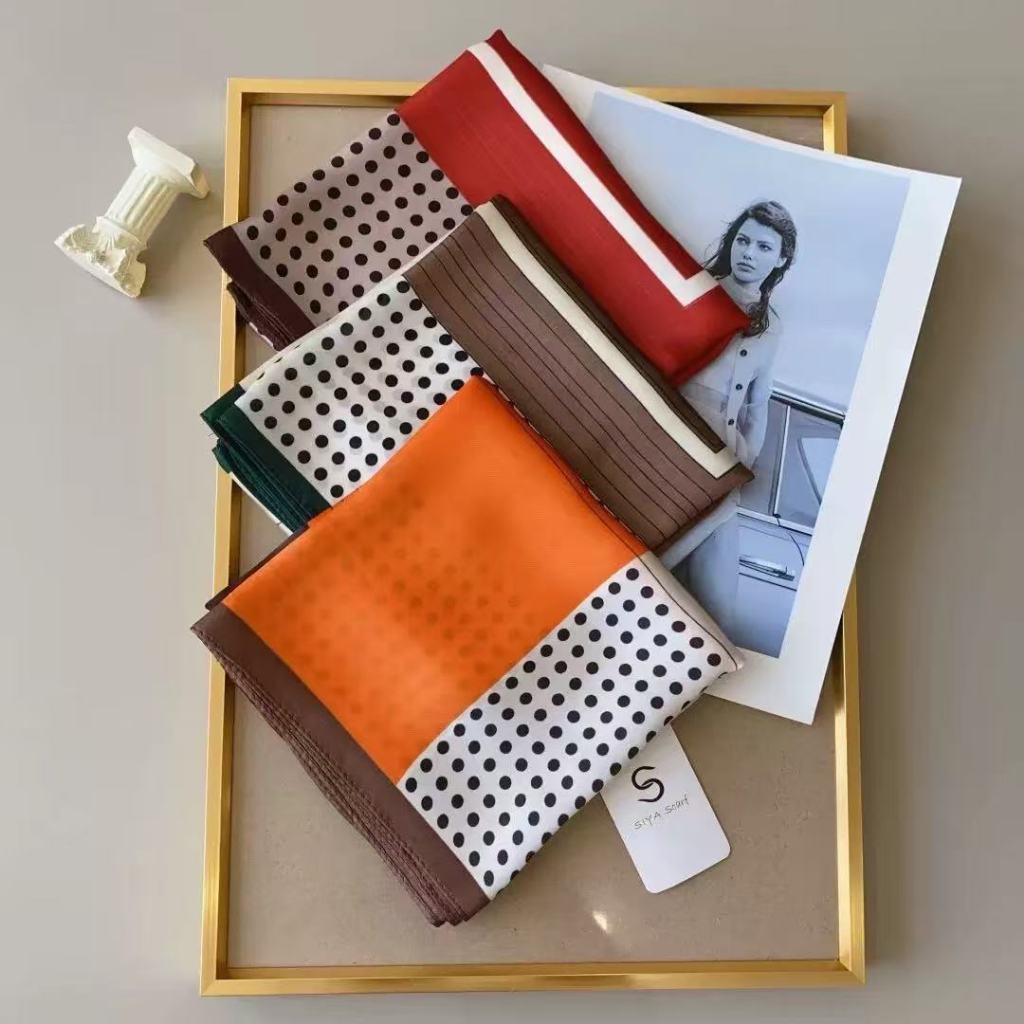 Lenço Cetim Nova Tendência Diversas Estampas  90×90