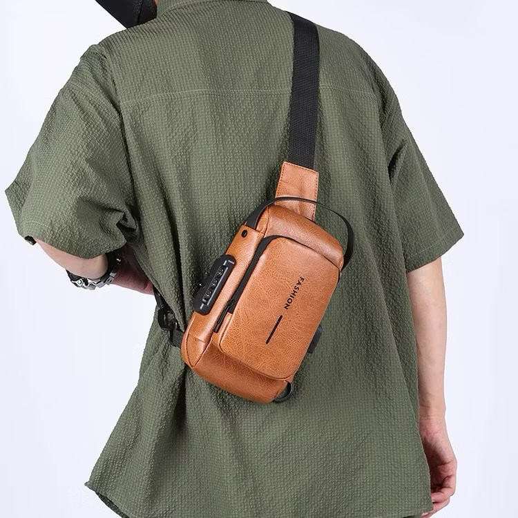 Bolsa de ombro impermeável de couro masculino USB