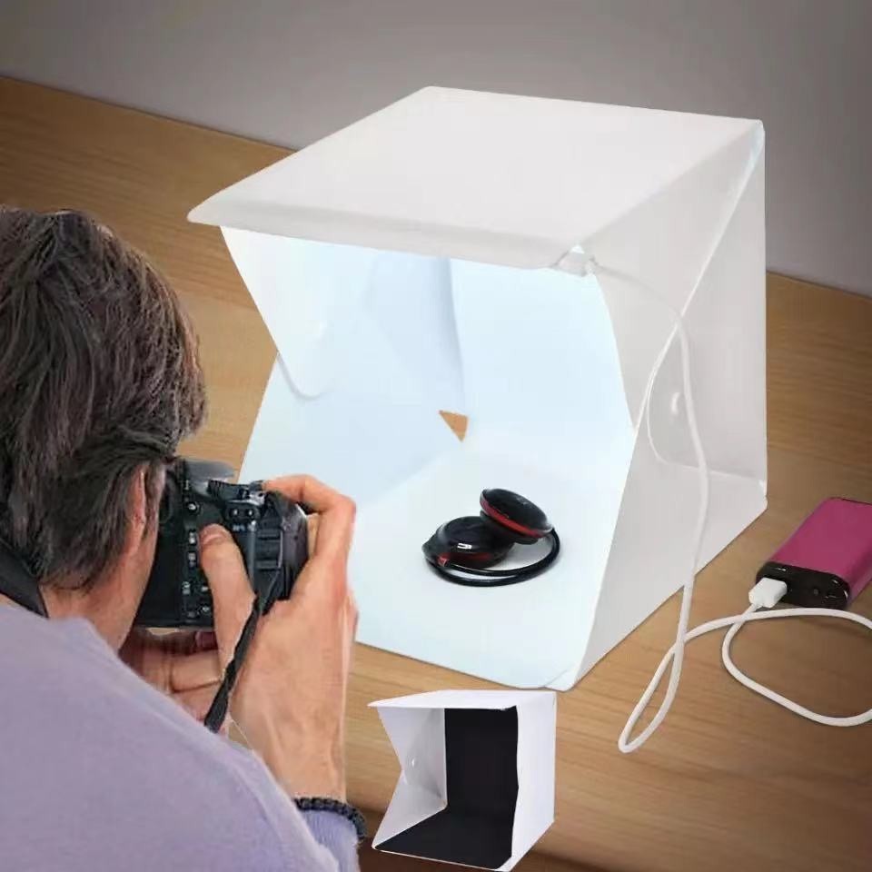 Mini Estúdio Fotográfico 20x20cm com Luz LED USB Portátil Para Foto de Produto Fundo Branco e Preto