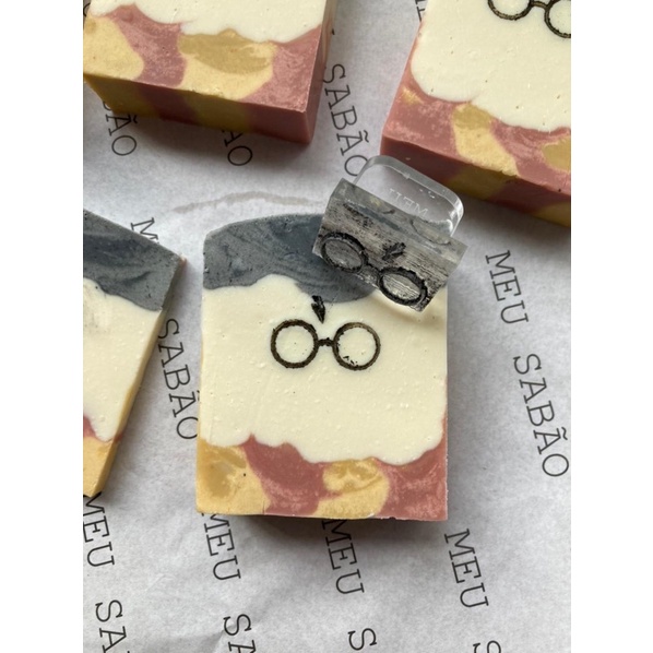 Carimbo de acrílico para sabonete  Óculos e raio