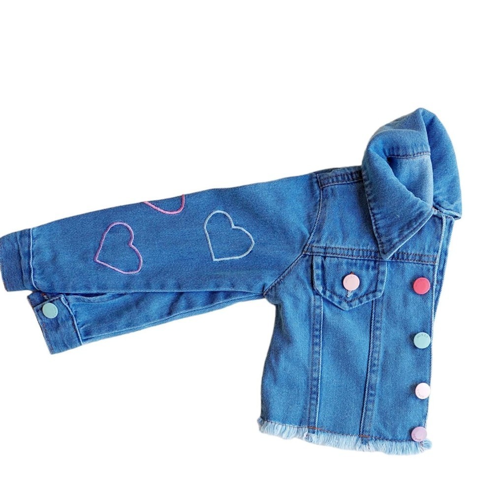 Jaqueta jeans azul blogueirinha infantil menina criança coração fechamento em botões