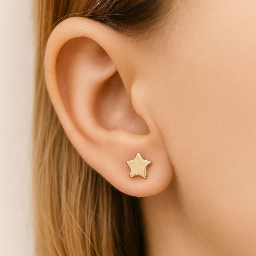 Brinco Infantil Petit Estrela Lisa Folheado A ouro 18k Antialergico Semi joia