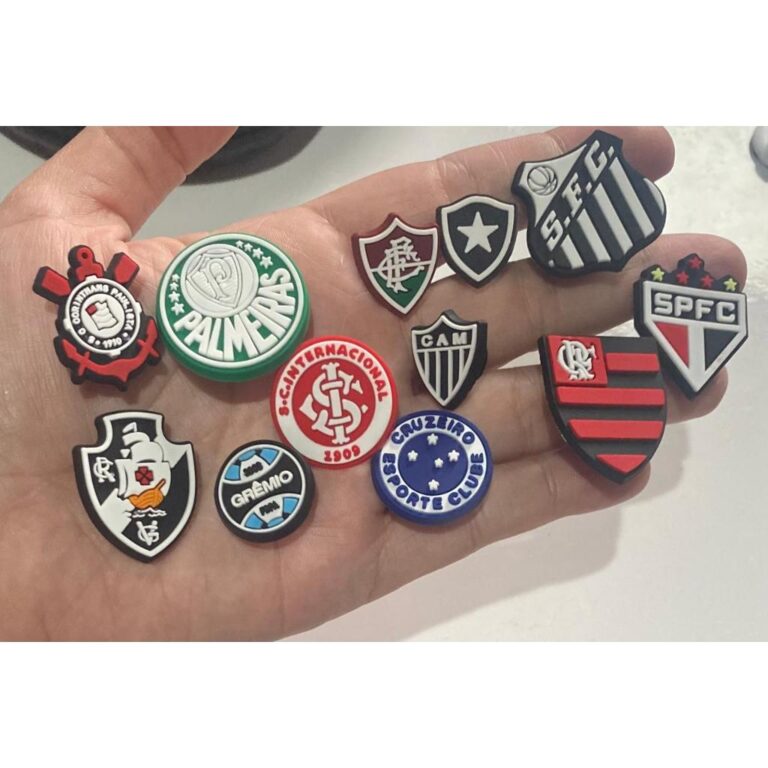 Kit 02 Pins/Bottons enfeites de Calçados Para Bab