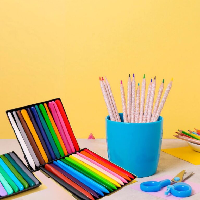 Giz de Cera Triangular Infinito 12 Cores Pintar N�