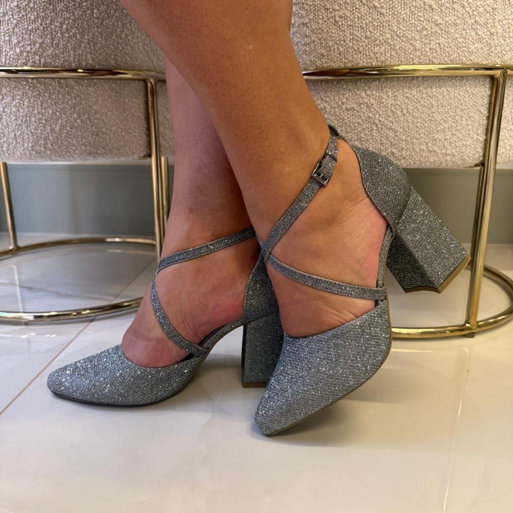 Sapato Feminino Scarpin Tiras Cruzadas Salto Alto 8 cm Grosso brilho elegante Original Show Show