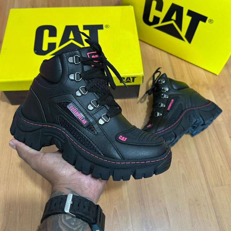 Bota Caterpillar Feminina Original Preta Rosa Couro Legítimo, Conforto e Sola Tratorada Antiderrapan