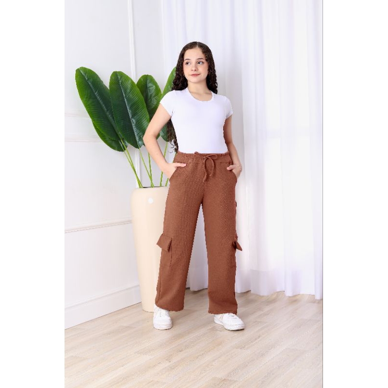 Calça Cargo Pantalona Infanto-Juvenil com Bolsos Laterais Conforto e Estilo para o Dia a Dia blackf