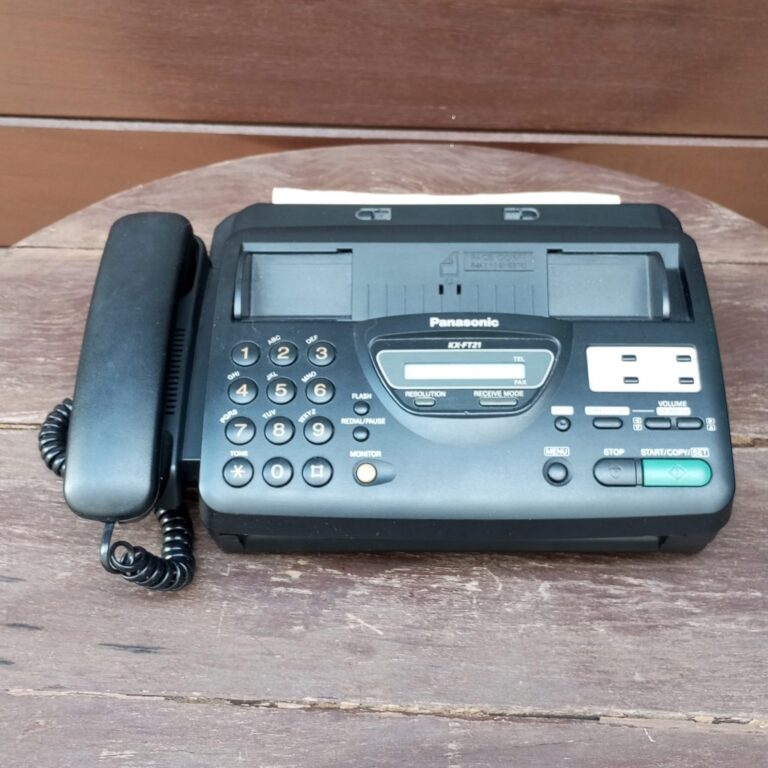 Curioso aparelho de Fax e telefone da marca Panaso